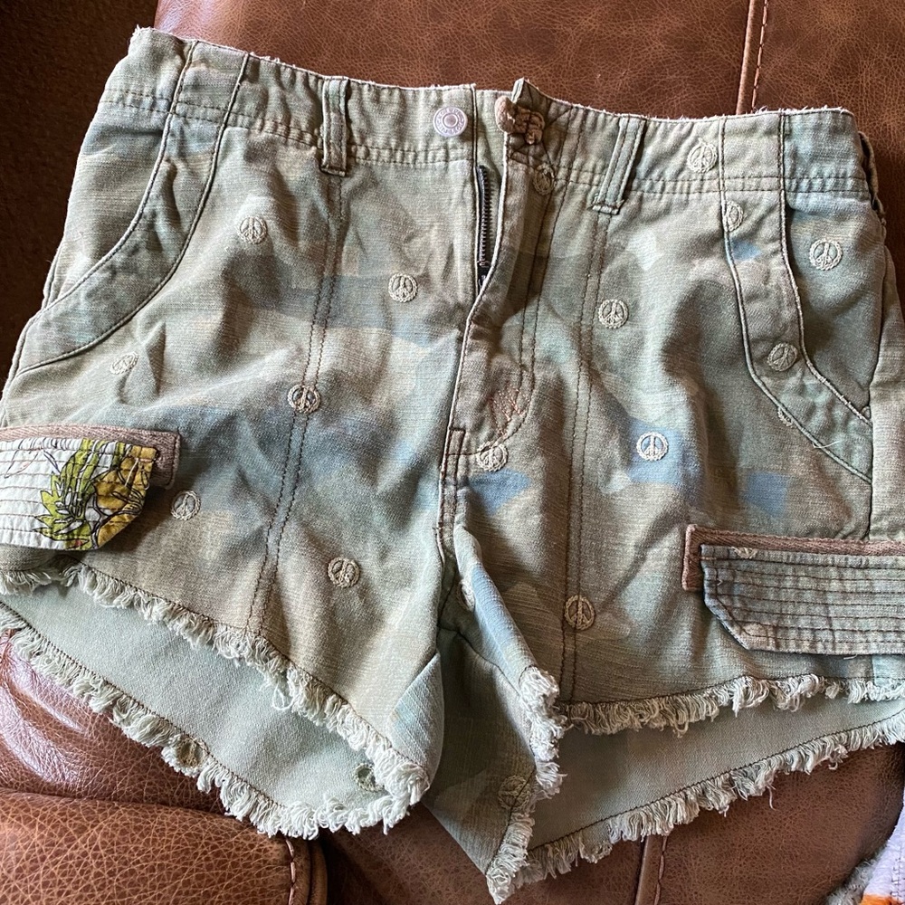 Pilcro Green Cargo Shorts Relaxed Fit